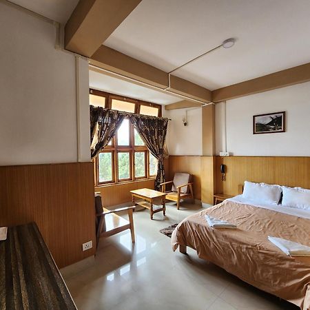 Hotel The Oak Tawang Eksteriør billede