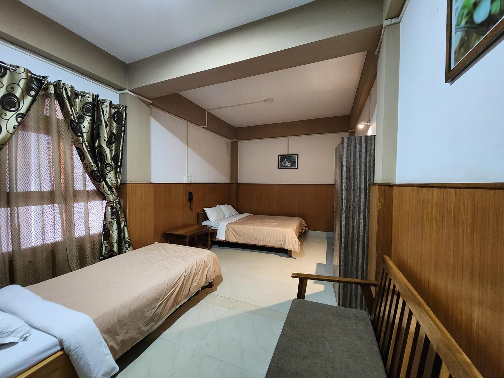 Hotel The Oak Tawang Eksteriør billede