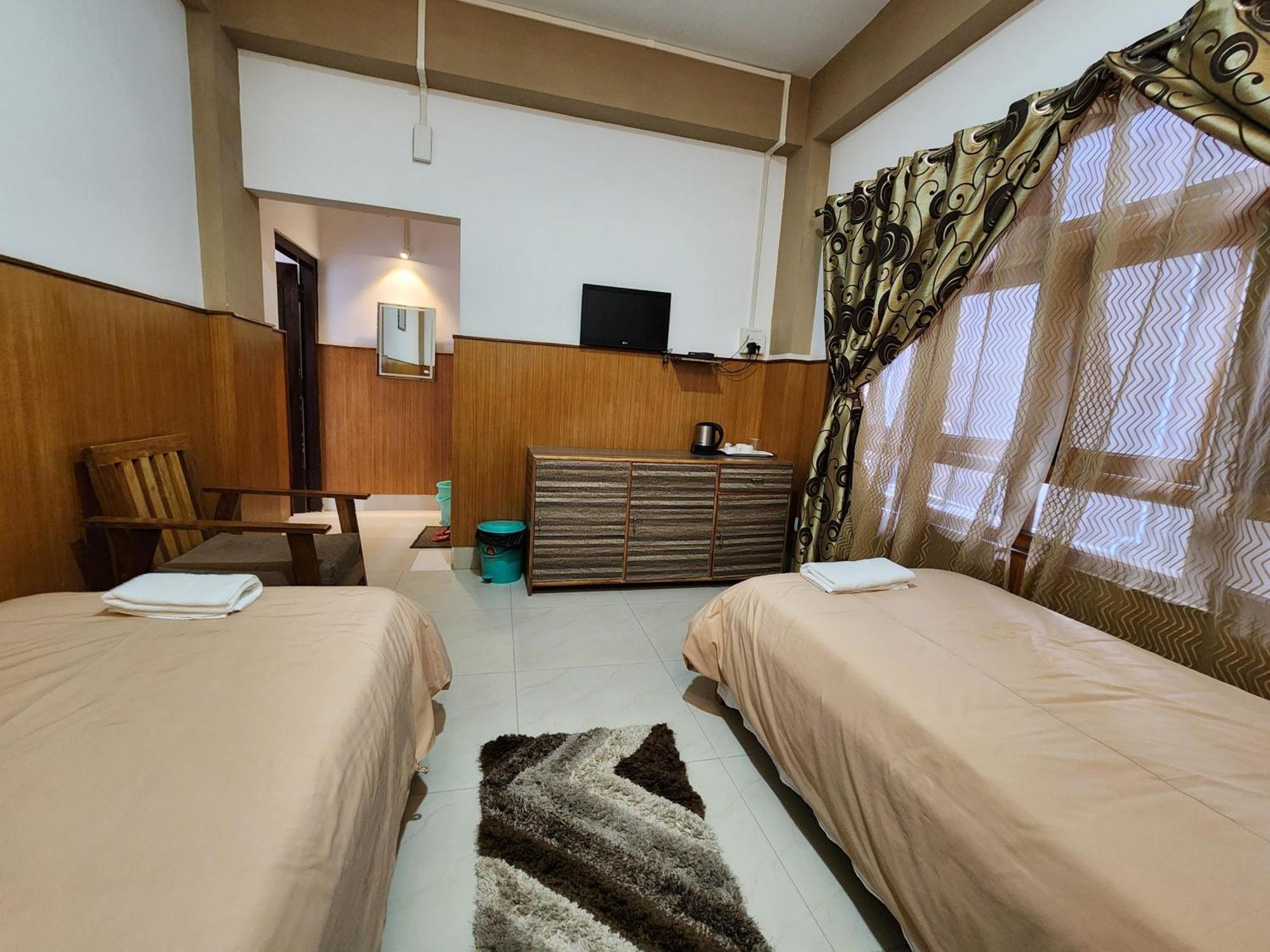 Hotel The Oak Tawang Eksteriør billede
