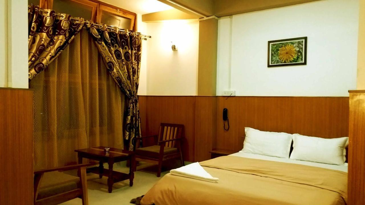 Hotel The Oak Tawang Eksteriør billede